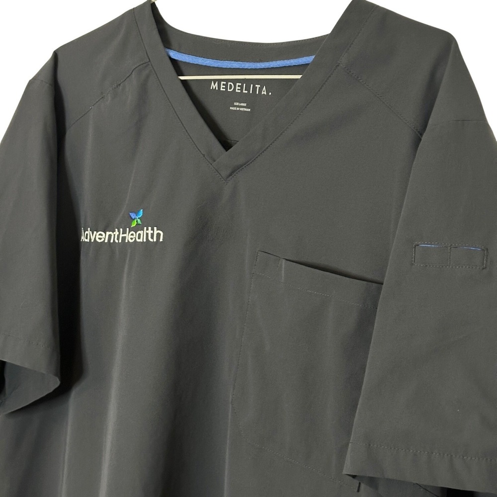 Medelita Apex Scrub Top Mens Large Grey AdventHealth V-Neck Pen Pocket ET21811